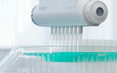 faster throughput with the manual adjustable spacer multichannel pipette